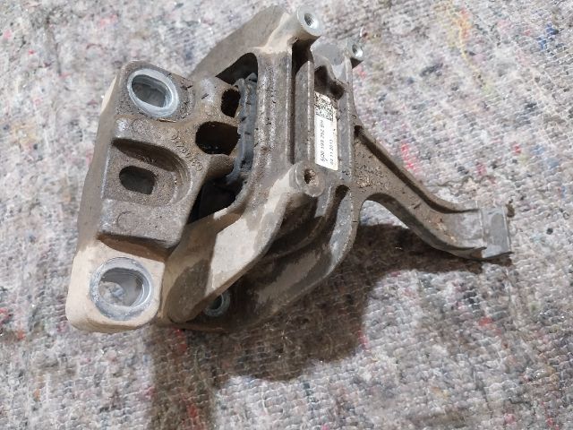 bontott SKODA OCTAVIA III Motor Tartó Bak (Fém)