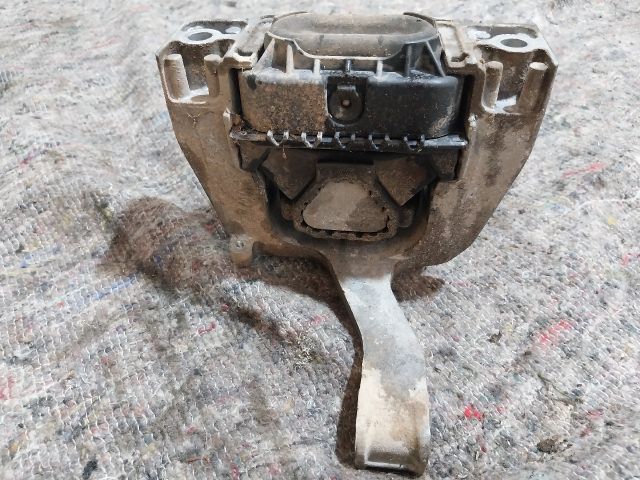 bontott SKODA OCTAVIA III Motor Tartó Bak (Fém)