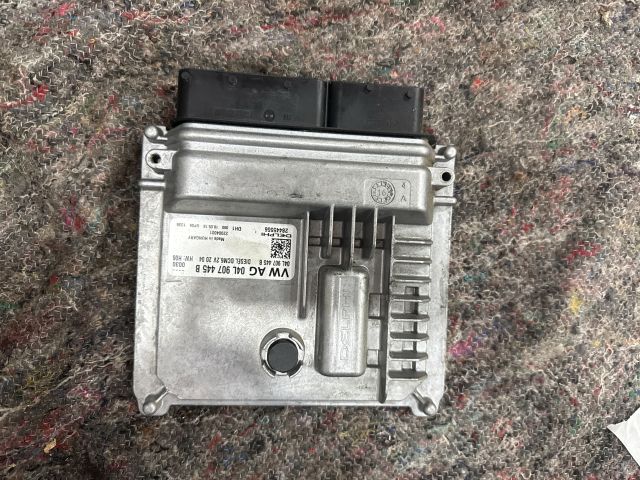 bontott SKODA OCTAVIA III Motorvezérlő