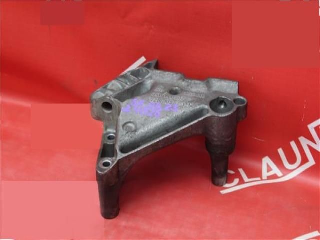 bontott SKODA OCTAVIA III Motor Tartó Bak (Fém)