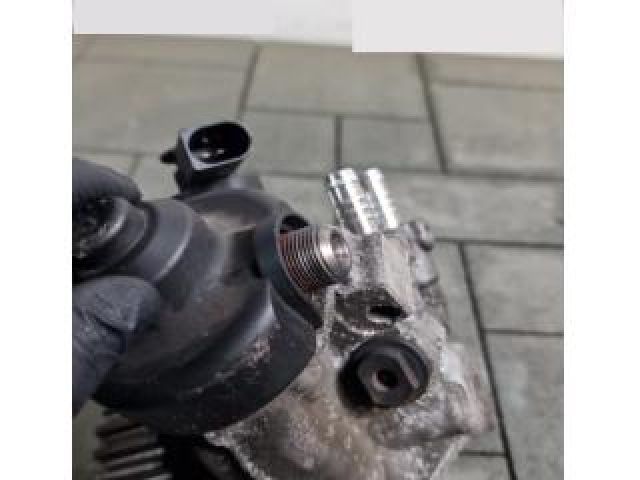 bontott SKODA OCTAVIA III Adagoló