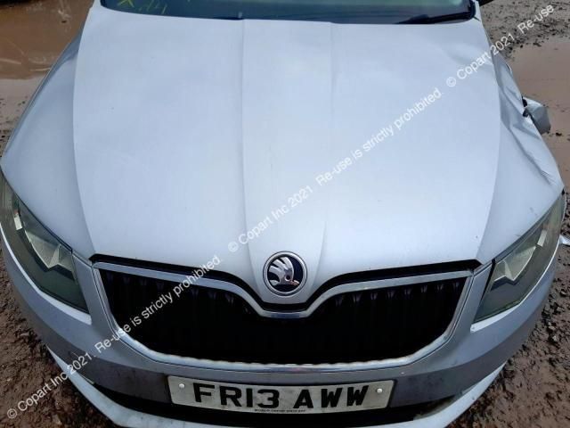 bontott SKODA OCTAVIA III Bal Féltengely