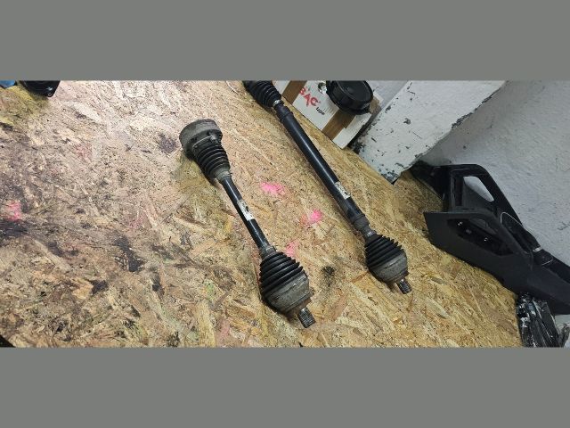 bontott SKODA OCTAVIA III Bal Féltengely