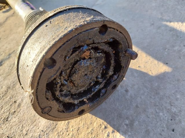 bontott SKODA OCTAVIA III Bal Féltengely