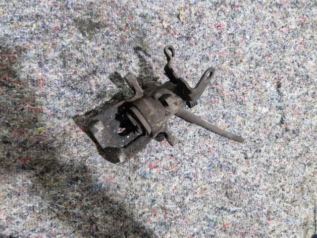 bontott SKODA OCTAVIA III Bal hátsó Féknyereg Munkahengerrel