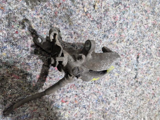 bontott SKODA OCTAVIA III Bal hátsó Féknyereg Munkahengerrel