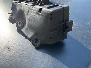 bontott SKODA OCTAVIA III Biztosítéktábla Motortér