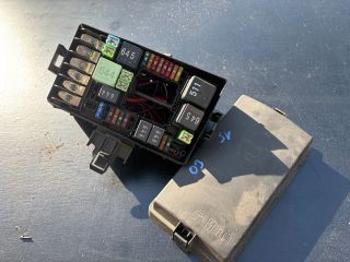 bontott SKODA OCTAVIA III Biztosítéktábla Motortér