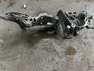 bontott SKODA OCTAVIA III Generátor Tartó Bak