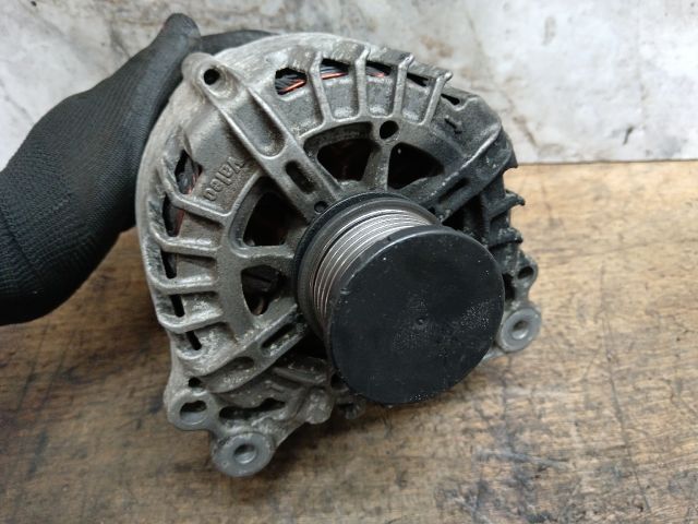 bontott SKODA OCTAVIA III Generátor