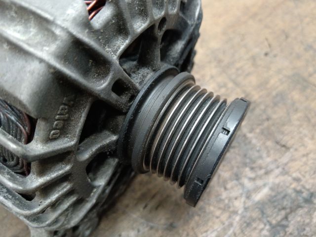 bontott SKODA OCTAVIA III Generátor