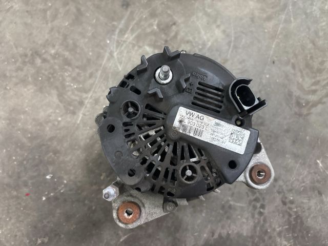 bontott SKODA OCTAVIA III Generátor