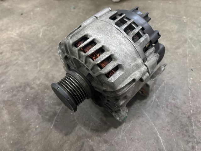 bontott SKODA OCTAVIA III Generátor