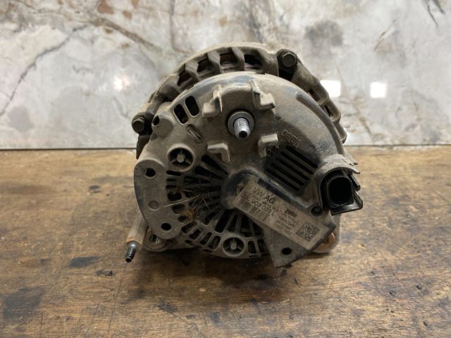 bontott SKODA OCTAVIA III Generátor