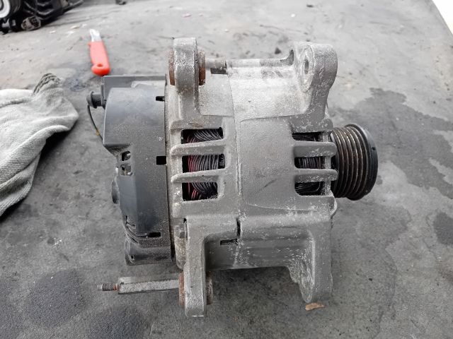 bontott SKODA OCTAVIA III Generátor