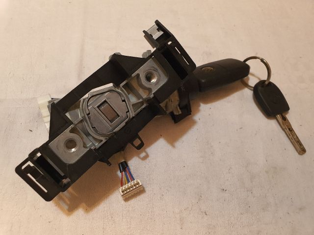 bontott SKODA OCTAVIA III Gyújtáskapcsoló Házzal