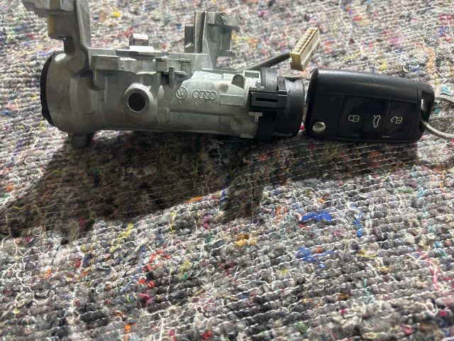 bontott SKODA OCTAVIA III Gyújtáskapcsoló Házzal