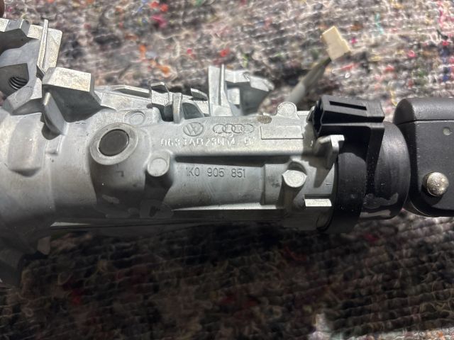 bontott SKODA OCTAVIA III Gyújtáskapcsoló Házzal