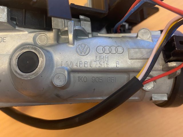 bontott SKODA OCTAVIA III Gyújtáskapcsoló Házzal