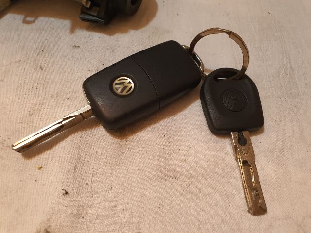 bontott SKODA OCTAVIA III Gyújtáskapcsoló Házzal