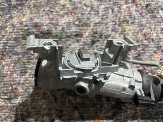 bontott SKODA OCTAVIA III Gyújtáskapcsoló Házzal