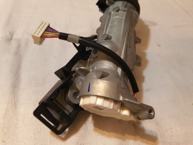 bontott SKODA OCTAVIA III Gyújtáskapcsoló Házzal