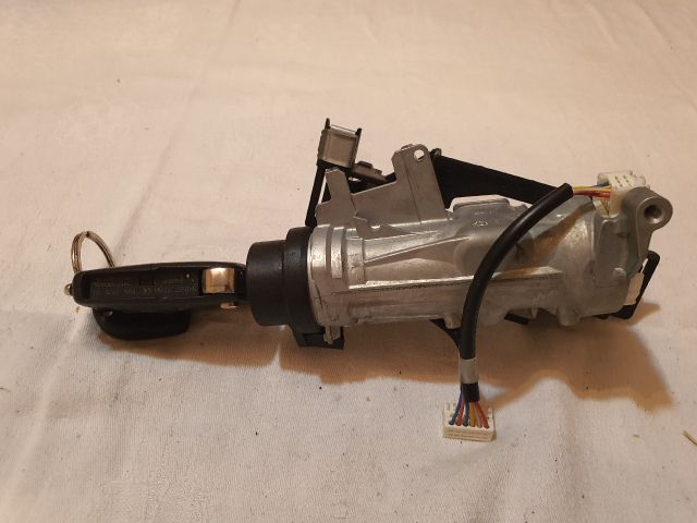 bontott SKODA OCTAVIA III Gyújtáskapcsoló Házzal