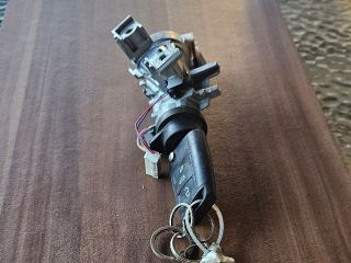 bontott SKODA OCTAVIA III Gyújtáskapcsoló Házzal