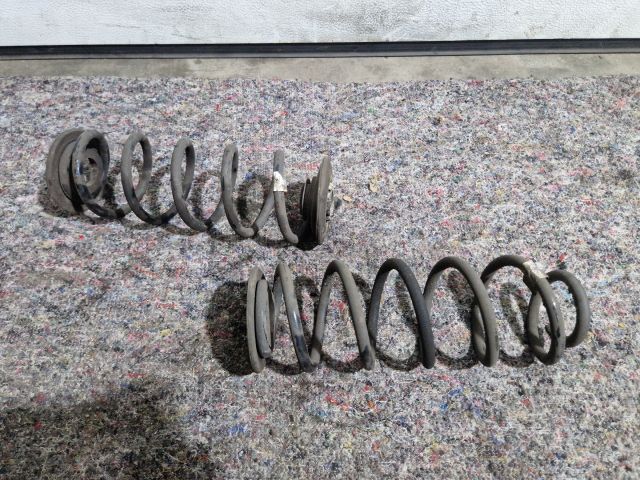 bontott SKODA OCTAVIA III Hátsó Rugó