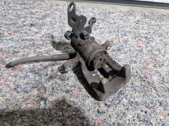 bontott SKODA OCTAVIA III Jobb hátsó Féknyereg Munkahengerrel