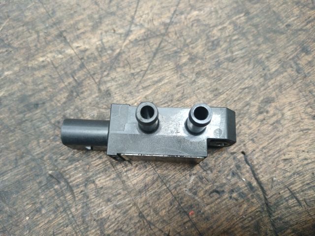 bontott SKODA OCTAVIA III Kipufogó Nyomásérzékelő