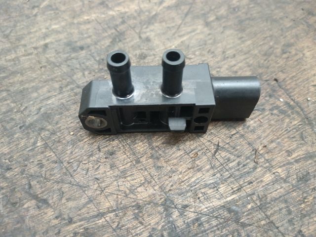 bontott SKODA OCTAVIA III Kipufogó Nyomásérzékelő