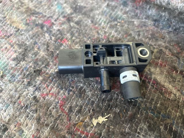 bontott SKODA OCTAVIA III Kipufogó Nyomásérzékelő