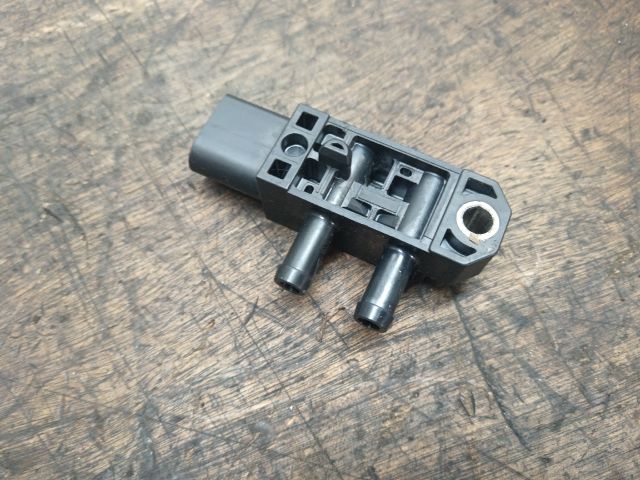 bontott SKODA OCTAVIA III Kipufogó Nyomásérzékelő