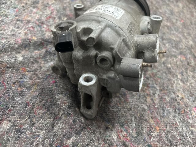 bontott SKODA OCTAVIA III Klímakompresszor