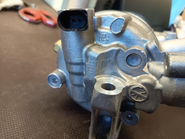 bontott SKODA OCTAVIA III Klímakompresszor