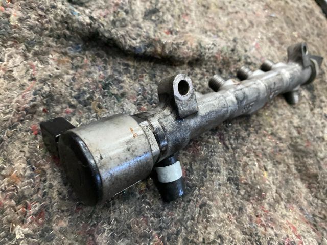 bontott SKODA OCTAVIA III Közösnyomócső