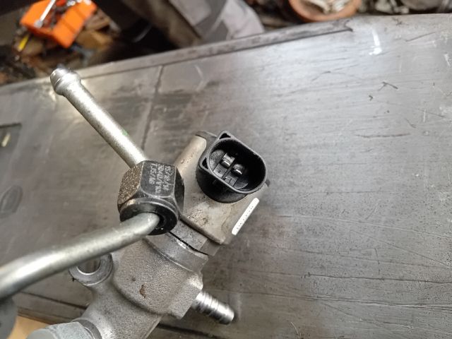 bontott SKODA OCTAVIA III Közösnyomócső