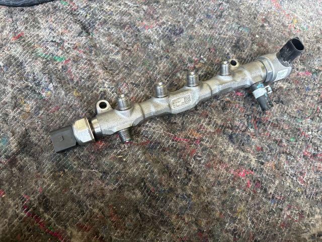 bontott SKODA OCTAVIA III Közösnyomócső