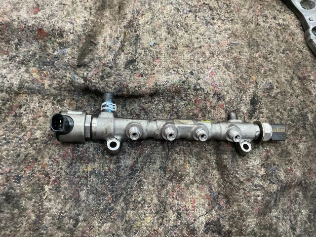 bontott SKODA OCTAVIA III Közösnyomócső