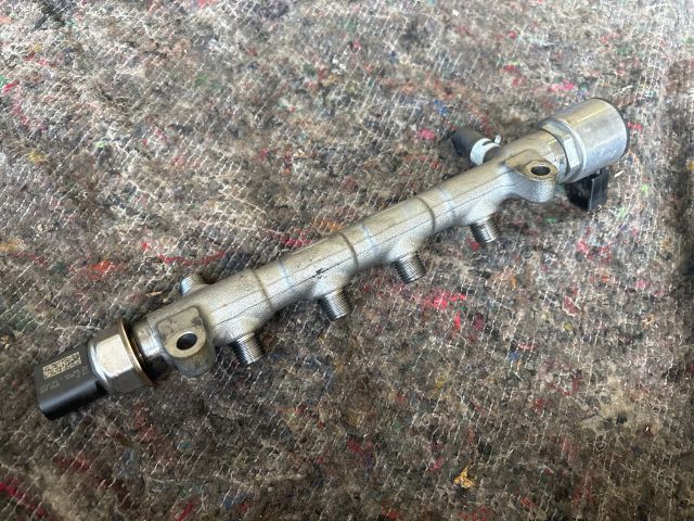 bontott SKODA OCTAVIA III Közösnyomócső