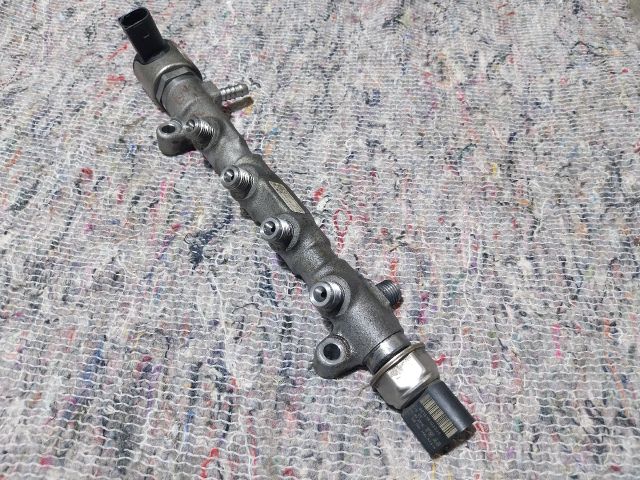 bontott SKODA OCTAVIA III Közösnyomócső