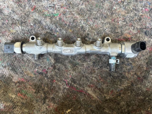 bontott SKODA OCTAVIA III Közösnyomócső