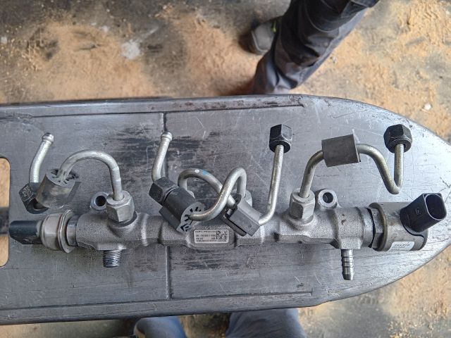 bontott SKODA OCTAVIA III Közösnyomócső