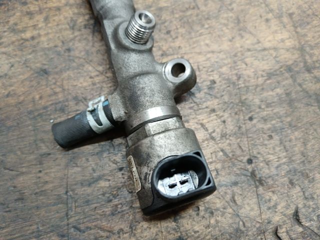 bontott SKODA OCTAVIA III Közösnyomócső