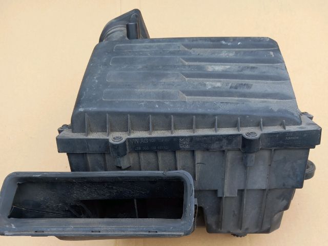 bontott SKODA OCTAVIA III Légszűrő Ház