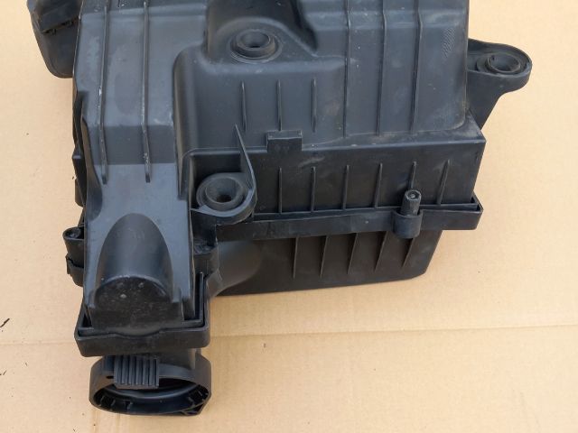 bontott SKODA OCTAVIA III Légszűrő Ház