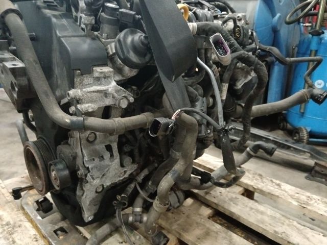 bontott SKODA OCTAVIA III Motor (Fűzött blokk hengerfejjel)