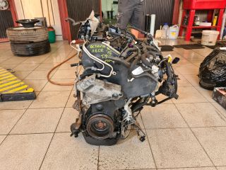 bontott SKODA OCTAVIA III Motor (Fűzött blokk hengerfejjel)