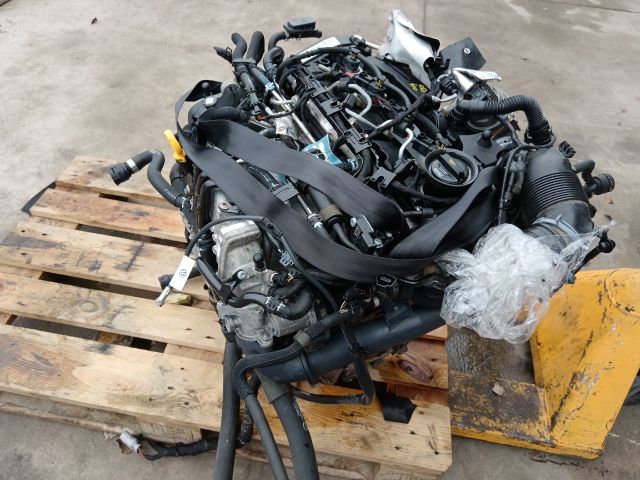 bontott SKODA OCTAVIA III Motor (Fűzött blokk hengerfejjel)